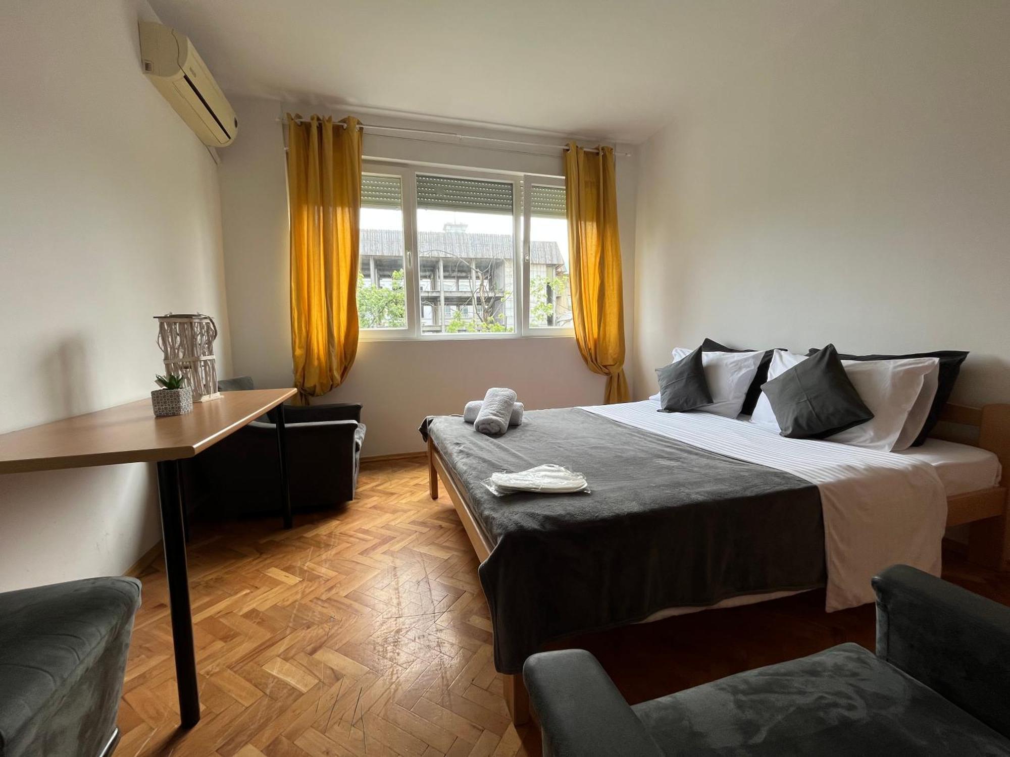 Central M - 5 Apartments 스코페 외부 사진
